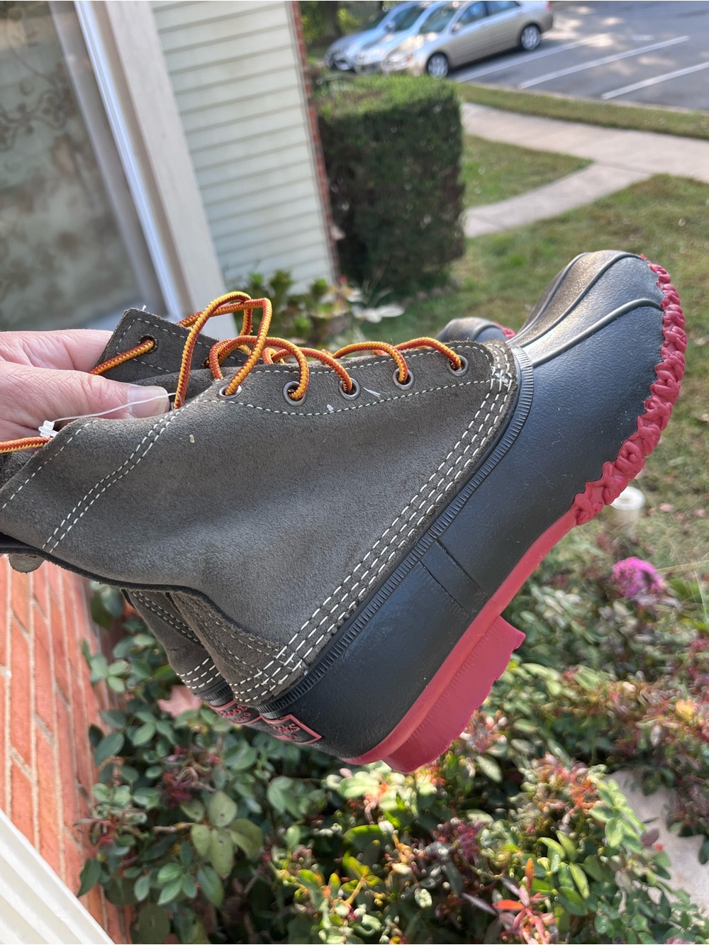 L.L. Besn 6”
Waterproof/Suede
Fall/Winter Duck Boots
Size 8 Men/9.5 Women